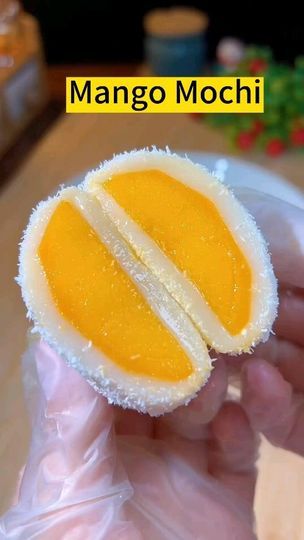 Mango Mochi Recipe, Mango Mochi, Black Sesame Paste, Strawberry Mochi, Mochi Recipe, Glutinous Rice Flour, Types Of Flour, Mango Recipes, Vietnamese Food