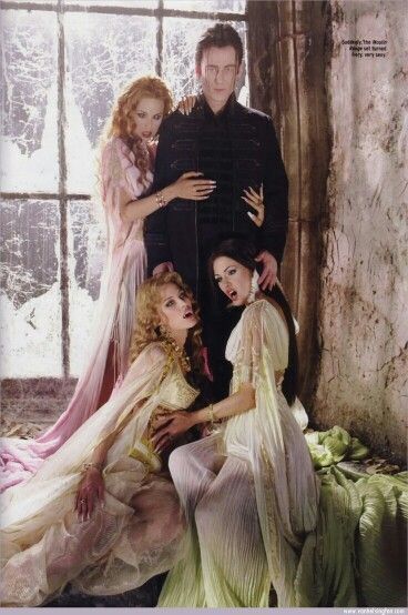 Dracula and His Brides Van Helsing 2004, Dracula's Brides, Brides Of Dracula, Vampire Bride, Van Helsing, Vampire Art, Dracula, Michael Jackson, Horror Movies