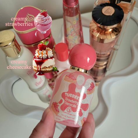 Tubbes strawberry cheesecake 😋 smells just like a cake, and the little bottle is so cute #perfumes #perfume #perfumecollection #fragrance #perfumelovers #parfum #fragrances #perfumeaddict #scent #perfumesimportados #perfumeshop #perfumelover #scentoftheday #fragrancelover #beauty #fragancias #perfumery #eaudeparfum #fashion #fragrancecollection #makeup #perfumeoriginal #cute #perfumesmasculinos #perfumesfemininos #perfumesoriginales #perfumeria #scents #perfumaria #girlystuff Cake Scented Perfume, Smelling Like A Bakery, Strawberry Pound Cake Perfume, Cake Perfume, Strawberry Perfume, Cheesecake Strawberry, Strawberry Stuff, Strawberry Scent, The Heart Notes