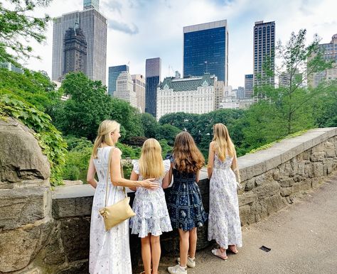 Exploring New York City with Tween and Teen Girls: A Fun-Filled Itinerary! Alexander And Eliza, Trip To New York City, Summer Book Club, New York City Vacation, Trip To New York, New York Hotels, Instagram Famous, Nyc Girl, City Vacation