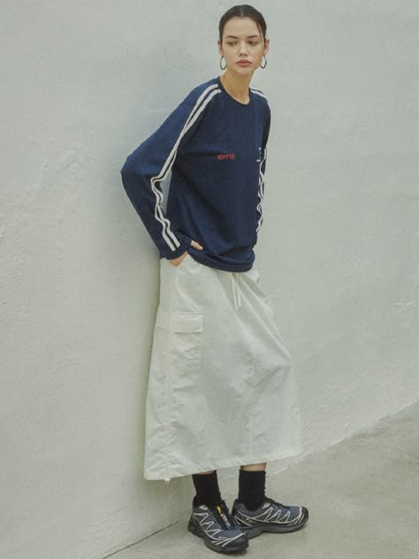 String Long Parachute Skirt Gorp Core Summer, Long Cargo Skirt Outfit, Long Cargo Skirt, Parachute Skirt, Nylon Skirt, Fashion Trend Forecast, Cargo Skirt, Nylon Fabric, 가을 패션