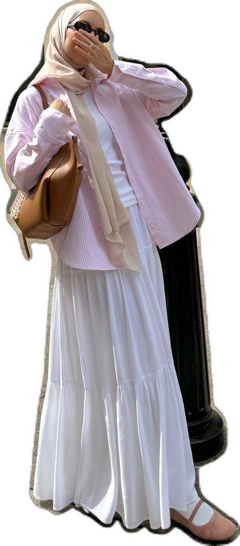 White Ruffle Skirt Outfit, Modest Fashion Ideas, Ruffle Skirt Outfit, White Ruffle Skirt, Modest Girly Outfits, White Skirt Outfits, Cool Looks, London Kensington, Cream Maxi Dress