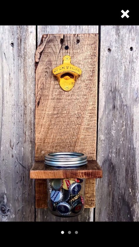 Wall mount Bottle opener Pallet Ideas Easy, Mounted Bottle Opener, Into The Wood, Wall Mounted Bottle Opener, Pallet Creations, Easy Wood Projects, Pallet Crafts, Diy Holz, Beer Opener