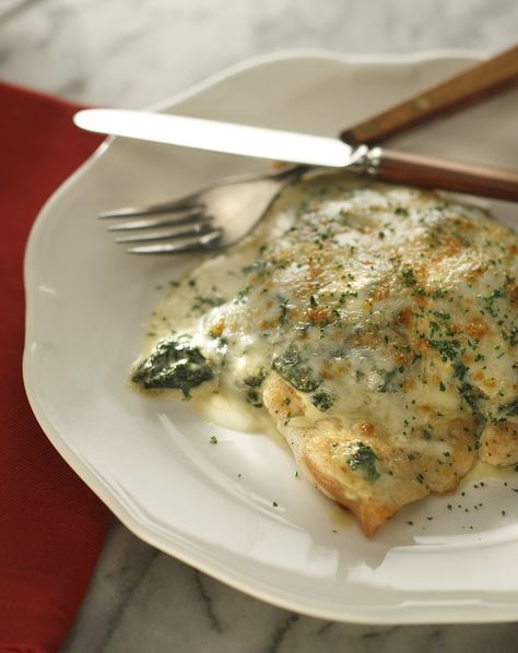 Petto di pollo con Gorgonzola Gorgonzola Chicken, Chicken Gorgonzola, Gorgonzola Cheese, Recipe For Chicken, Restaurant Dishes, Yummy Chicken Recipes, Forever Grateful, Poultry Recipes, Yum Yum Chicken