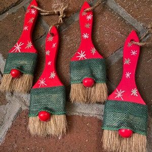 Paintbrush Crafts, Rolling Pin Crafts, Christmas Decor Tree, Painted Santa, Pin Crafts, Christmas Writing, Christmas Mason Jars, Christmas Jars, Ornament Ideas