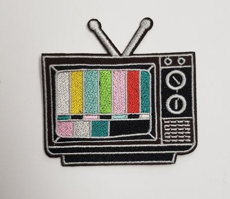 Vintage TV Color Bars Patch. 2¾ x 2¾ Sew Iron Patch.. Money On Fire, Pinterest Wall Decor, Retro Television, Embroidered Badges, Applique Patches, Christmas Embroidery Designs, Rose Embroidery, Retro Tv, Applique Embroidery Designs