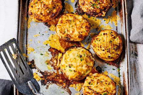 Baked Potato Shepherd's Pie Potato Shepherd's Pie, Baked Potato Recipe, Shepherd's Pie Recipe, Shepherds Pie Recipe, Olive Recipes, Curry Recipes Indian, Baked Potato Recipes, Rhubarb And Custard, Mince Recipes