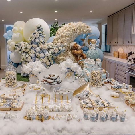 Kardashian Party, Fancy Baby Shower, Luxury Baby Shower, Babby Shower, Classy Baby Shower, Baby Shower Theme Decorations, Baby Shower Deco, Newborn Mom, Moon Baby Shower