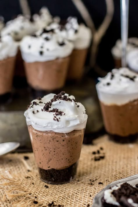 Dessert Shooters Easy, Mini Desserts Shooters Recipes, Nutella Desserts Easy, Easy Desserts To Make, Dessert Shooters Recipes, Shot Glass Desserts, Shooter Recipes, Mini Dessert Recipes, Dessert Cups Recipes