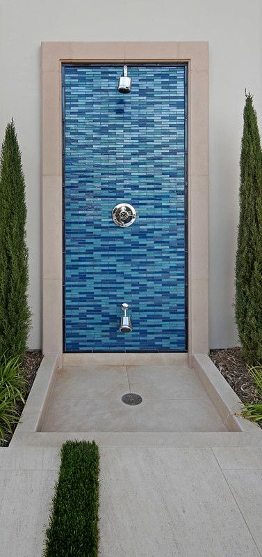 Pool Shower Design, Backyard Shower Ideas, Pool Shower Ideas, Outdoor Pool Shower Ideas, Pool Shower Outdoor, Outdoor Shower Design, Outdoor Shower Enclosure, Shower Outdoor, Outdoor Bathroom Design