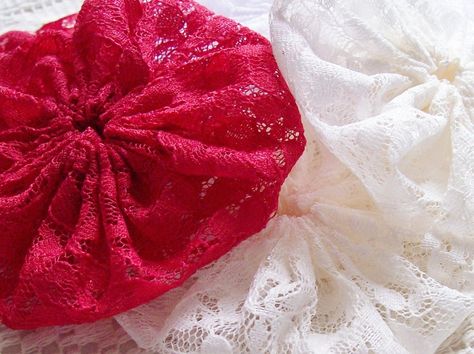 Yo-Yo Fabric Crafts | Lace Fabric HandMade 2-1/2 inch YOYO | Yo Yo Crafts Yo Yo Crafts, Yoyo Crafts, Suffolk Puffs, Applique Flower, Sewing Products, Flower Christmas, White Lace Fabric, Accessory Ideas, Yo-yos