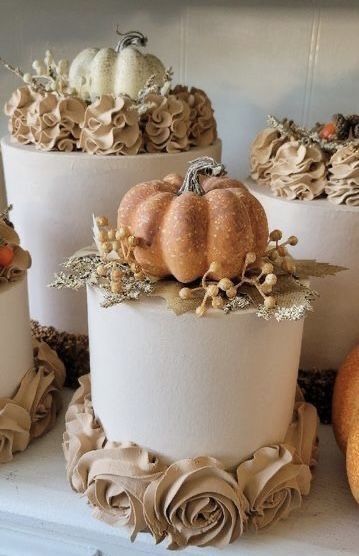 Pumpkin Cake Wedding, Fall Shower Cake Ideas, Fall Pumpkin 1st Birthday Cake, Pumpkin Bday Cake, Fall Themed Bridal Shower Cake, Cake Pumpkin Decoration, Fall Gender Reveal Desserts, Fall In Love Cake Ideas, Fall Wedding Shower Cake Ideas