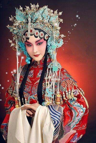 Chinese opera Beijing Opera, Peking Opera, Chinese Opera, Chinese Fashion, Chongqing, Beautiful Costumes, Chinese Wedding, Korean Traditional, Chinese Clothing