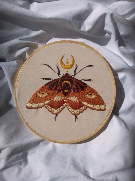 Embroidery Moth, Magical Embroidery, Moth Embroidery, Life In Mexico, Embroidery Clothing, Art Mediums, Living In Mexico, Hand Embroidery Projects, Thread Painting