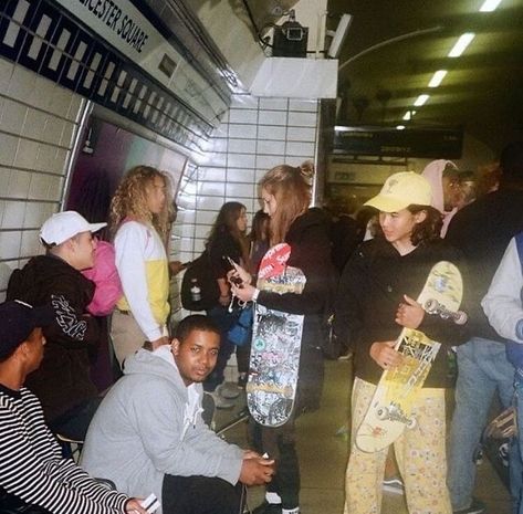 Mid90s Aesthetic, Illegal Civ, Skate Aesthetic, Skateboard Aesthetic, Belly Dancing Classes, Skater Vibes, Skater Boys, Skater Aesthetic, Dream Friends