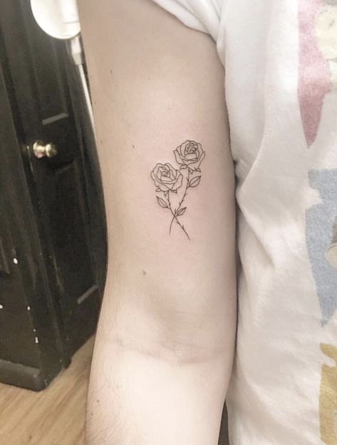 Two Roses Tattoo Design For Women, Dainty Rose Bouquet Tattoo, Simple Rose Bouquet Tattoo, Bundle Of Roses Tattoo, Cute Small Rose Tattoos, Bunch Of Roses Tattoo, Rose Tattoo On Bicep, Roses Bouquet Tattoo, 3 Rose Tattoo