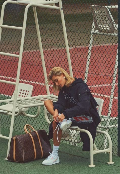 Country Club Aesthetic, Tennis Photoshoot, Old Money Lifestyle, Old Money Aesthetics, Money Aesthetics, Tennis Aesthetic, Money Lifestyle, Instagram Baddie, Shotting Photo