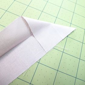 Quilt Binding Tutorial, Baby Quilt Tutorials, Binding Tutorial, Bee In My Bonnet, Quilting Frames, Quilt Border, Quilt Binding, How To Finish A Quilt, Quilting Techniques