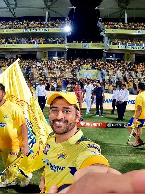 Chepauk Stadium, Virat Kohli Portrait Photography, Mahendra Singh Dhoni, Kevin Pietersen, Image King, Ms Dhoni Wallpapers, Broken Screen Wallpaper, Ms Dhoni Photos, King Do