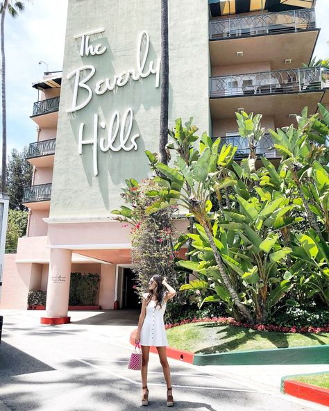 The Beverly Hills Hotel Rodeo Drive Beverly Hills, Colorful Luxury, The Beverly Hills Hotel, Dont Break My Heart, Instagram Pic Ideas, Beverly Hills Hotel, Rodeo Drive, Instagrammable Places, I Want To Travel