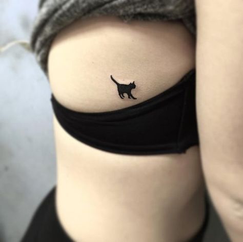 Black Cat Tattoo, Cute Cat Tattoo, Tattoo Placements, Black Cat Tattoos, Witch Tattoo, Small Tattoos Simple, Cat Tattoo Designs, Tattoo Cat, Tattoo Girls