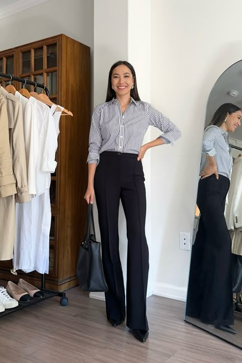 Professional Flare Pants Outfit, Business Casual Outfits Bootcut Pants, Flared Business Pants Outfit, Flare Pant Work Outfit, Flared Dress Pants Outfit, Trouser And Boots Outfit, How To Style Black Work Pants, Flare Dress Pants Outfit Business Casual, Bootcut Work Pants Outfit