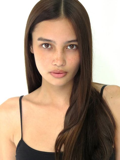 Easy Professional Hairstyles, Natural Glam Makeup, Kelsey Merritt, Hair Magazine, Bare Face, No Makeup, Fresh Face, Makati, Real Beauty