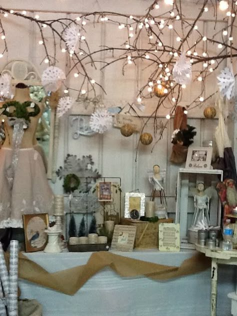 Jennifer Rizzo: 3 French hens.....those branches with lights would be inexpensive and wonderful for the booth at Christmas. Flea Market Booth, Christmas Booth, Antique Booth Displays, Antique Booth Ideas, Craft Show Booth, Craft Booth Display, Vendor Displays, Booth Decor, Craft Fairs Booth