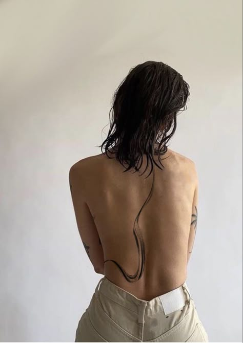 Backless Dress Tattoo, Line Back Tattoo Woman, Abstract Line Tattoo Back, Back Tattoo Line, Back Line Tattoo, Line Tattoo Back, Abstract Back Tattoo, Line Back Tattoo, Line Tattoo Arm