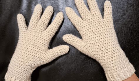 Whether you need cute crochet gloves with fingers or some adorable fingerless mittens, this post has it all! By the end of it, you will end up with the perfect pair of gloves. #crochetgloves #crochetmittens #crochetadorablegloves #croch365knittoo Crochet Finger Gloves, Crochet Gloves Free Pattern Fingers, How To Crochet Gloves, Finger Gloves Crochet, Crochet Hand Gloves, Crochet Gloves With Fingers, Pomni Cosplay, Classy Gloves, Crochet Glove