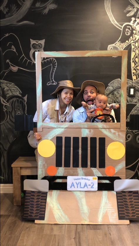 Jeep Safari Party, Cardboard Safari Animals, Cardboard Jeep Safari, Safari Truck Cardboard, Cardboard Jeep Diy, Safari Jeep Photo Booth, Safari Jeep Cardboard Diy, Explorer Theme Party, Jeep Photo Booth