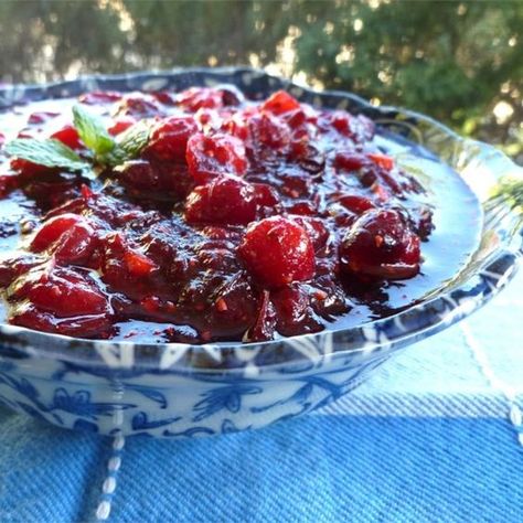 Patti's Triple Cranberry Sauce | "I have made this for the past 3 years. LOVE it. My guests ask for the recipe all time." Sweet Sides, Thanksgiving Mains, Cranberry Relish, Glass Serving Dishes, Cranberry Sauce Recipe, Frozen Cranberries, Cranberry Recipes, Fresh Cranberries, Thanksgiving Menu