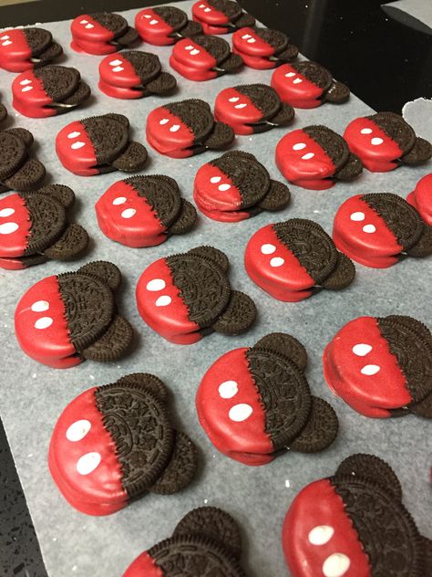 Mickey Oreos! Mickey Mouse Dipped Oreos, Mickey Brownies, Mickey Mouse Treat Table, Mickey Oreos, Mickey Mouse Desserts, Birthday Candy Table, Mickey Mouse Treats, Mickey Mouse Birthday Decorations, Mickey First Birthday