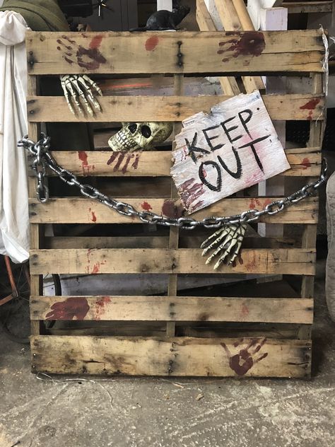 Pelottava Halloween, Scary Halloween Decorations Outdoor, Dekorasi Halloween, Uhyggelig Halloween, Scary Halloween Decorations Diy, Halloween Diy Outdoor, Halloween Decor Diy, Halloween Outside, Halloween Fest