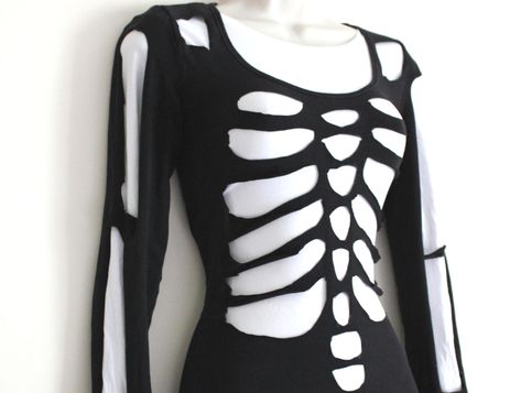 DIY scary skeleton Halloween costume Skeleton Costume Diy, Diy Skeleton, Fashion Costume Halloween, Scary Skeleton, Skeleton Halloween Costume, Diy Costumes Women, Crazy Costumes, Diy Kostüm, Hallowen Costume