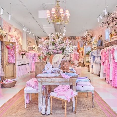 Boutique Inspiration Interiors, Preppy Stores, Nashville Decor, Preppy Boutique, Clothing Boutique Interior, Boutique Aesthetic, Restaurants For Birthdays, Country Victorian, House Transformation