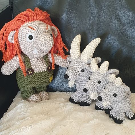 Amigurumi Crochet: The three billy goats gruff Crochet Story Book Characters, Crochet Goat, Free Crochet Patterns Amigurumi, The Three Billy Goats Gruff, Nursery Rhyme Characters, Books Characters, Three Billy Goats Gruff, Children's Book Characters, Billy Goats Gruff