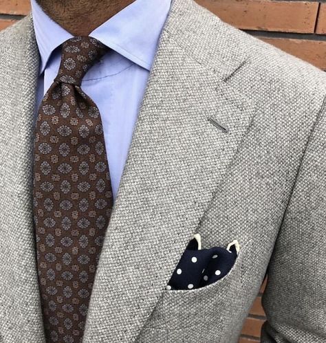 Grey Suit Men, Sartorial Style, Mens Fashion Coat, Dapper Outfit, Flannel Suit, Elegance Fashion, Suit Blue, Wool Tie, Grey Suit