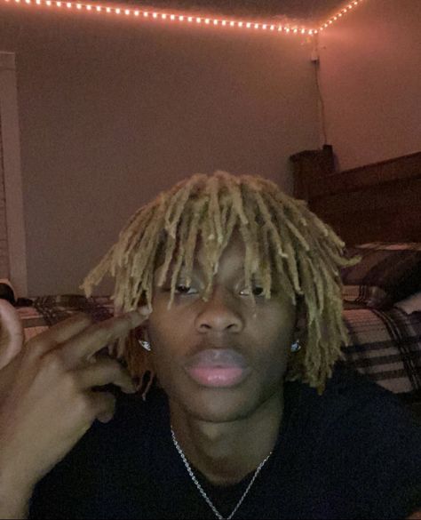 Black Dreadhead, Dreadheads Men Black, Boys With Dreads, Dreadlocks Styles For Men, Black Boy Hairstyles, Dreadlocks Styles, Mens Dreads, Blonde Dreads, Cute Dreads