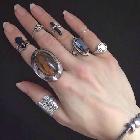 Witchy Rings Silver, Happiness Is A Butterfly, Estilo Hippie, Dope Jewelry, Chunky Rings, Funky Jewelry, Jewelry Lookbook, Mode Inspo, Dream Jewelry