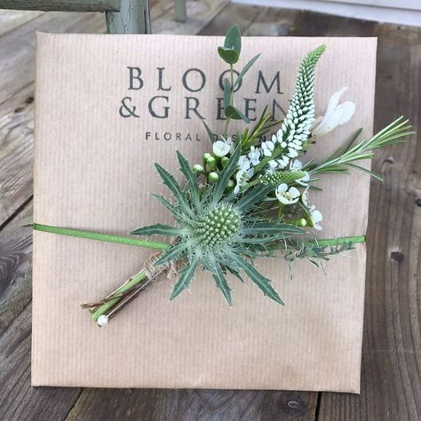 Thistle Boutonniere, Diy Wedding Flowers Bouquet, Green Boutonniere, Bohemian Wedding Bouquet, Wrist Corsage Prom, Prom Corsage And Boutonniere, Groom Buttonholes, Diy Corsage, Button Holes Wedding