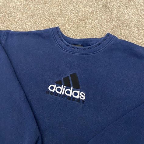 Crewneck Sweatshirt Outfit, Vintage Adidas Sweatshirt, Sweat Vintage, Nick Nelson, Adidas Equipment, Adidas Sweats, Adidas Retro, Vintage Crewneck Sweatshirt, 90s Adidas