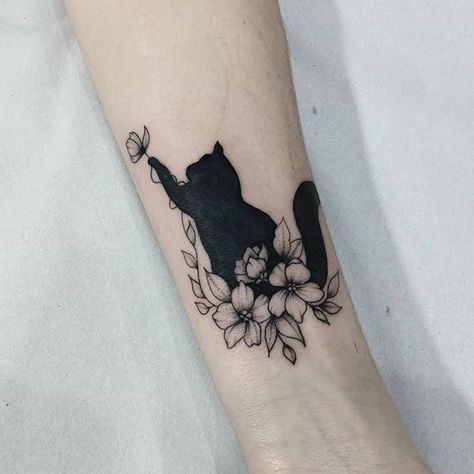 35 Friday the 13th Tattoo Ideas That Are Just Really Freaking Cool Cat Tattoos Ideas, Best Friends Tattoo, Simple Cat Tattoo, Tattoo Dainty, Tattoo Back Tattoo, Tattoo Gato, Tattoo Spine, Dainty Tattoo, Tattoo Star