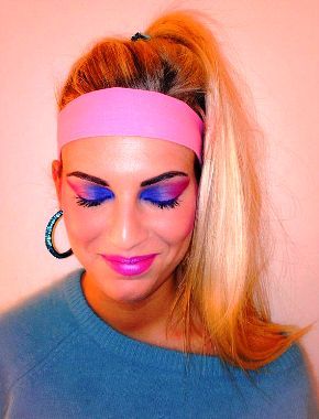 80s makeup and headband 80s Hair With Headband, 80s Makeup Simple, 80s Glam Makeup, 1980 Makeup, 80s Eye Makeup, 80’s Makeup, Cindy Lauper, 80s Makeup, Rave Hair