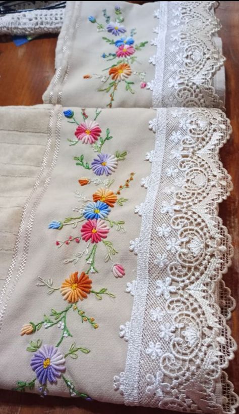 Hand Work Embroidery Bedsheets, Bedsheet Hand Embroidery Design, Embroidery Patterns Vintage Shabby Chic Embroidered Pillows, Bordados Tambour, Vintage Embroidered Tea Towels, Silk Ribbon Embroidery Patterns, Bead Embroidery Tutorial, Easy Crochet Stitches, Hand Embroidery Patterns Flowers