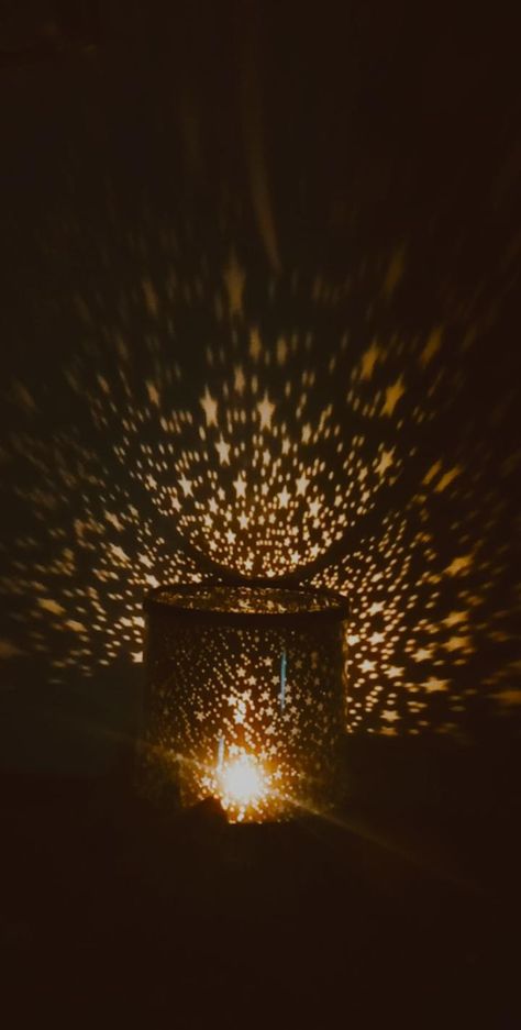 Stars On Ceiling, Night Snapchat Stories, Night Snapchat, Aesthetic Stars, Aesthetic Star, Star Ceiling, Shadow Video, Star Lamp, Star Light