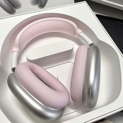 🩷CC: @destinyjosie0 link: https://amzn.to/482Qlzm https://amzn.to/48ch7Fu Kotak Bento, Airpods Max Headphones, Max Headphones, Cute Headphones, Pink Lifestyle, Iphone Obsession, Airpods Max, Pink Girly Things, Everything Pink