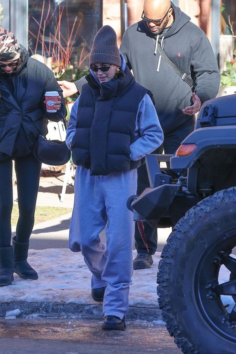 Hailey Bieber Style Hailey Bieber Outfits Street Style, Aspen Outfit Winter, 2023 Hailey Bieber, Lauren Perez, Hailey Bieber Street Style, Hayley Bieber, Winter Street Style, Hailey Bieber Outfits, Hailey Rhode