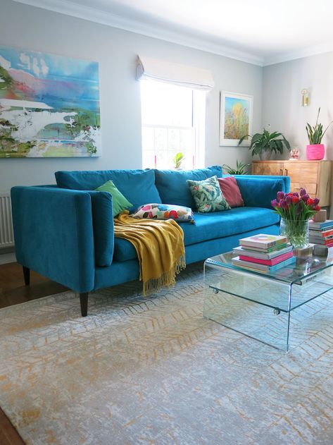 Teal Couch Living Room, Teal Sofa Living Room, Blue Sofa Living, Blue Sofas Living Room, Blue Couch Living Room, Living Room Turquoise, Teal Living Rooms, Colourful Living Room, Room Color Schemes