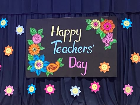 Happy Teachers Day Background Design, School Stage Decoration Ideas For Teachers Day Diy, Teachers Day Chart For School, Teachers Day Chart Ideas For School, Teachers Day Board Decoration Ideas In School, Teacher Day Board Decoration, Teachers Day Chart Ideas, Teachers Day Chart, Happy Teachers Day Board Decoration